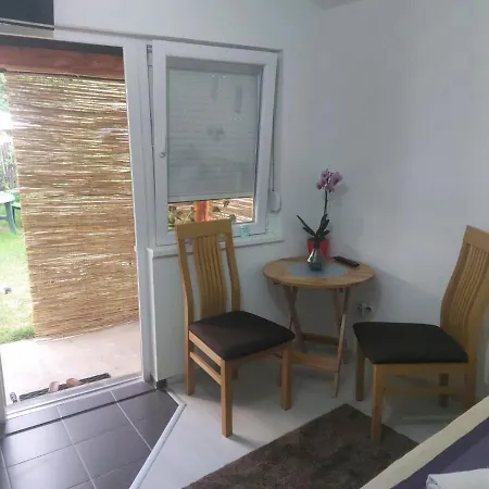 Pensión Orhideja 3*